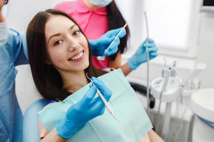 dental hygienist for scaling & polishing
